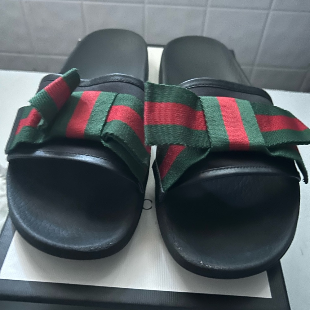 Gucci Black Sandals with Red and Green Stripes